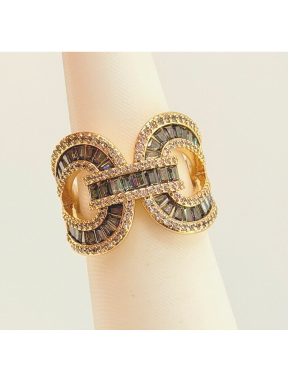 Bomb Party June Ring Sz 6 "Linked By Love" Alexandrite on Yellow Gold RG38481
